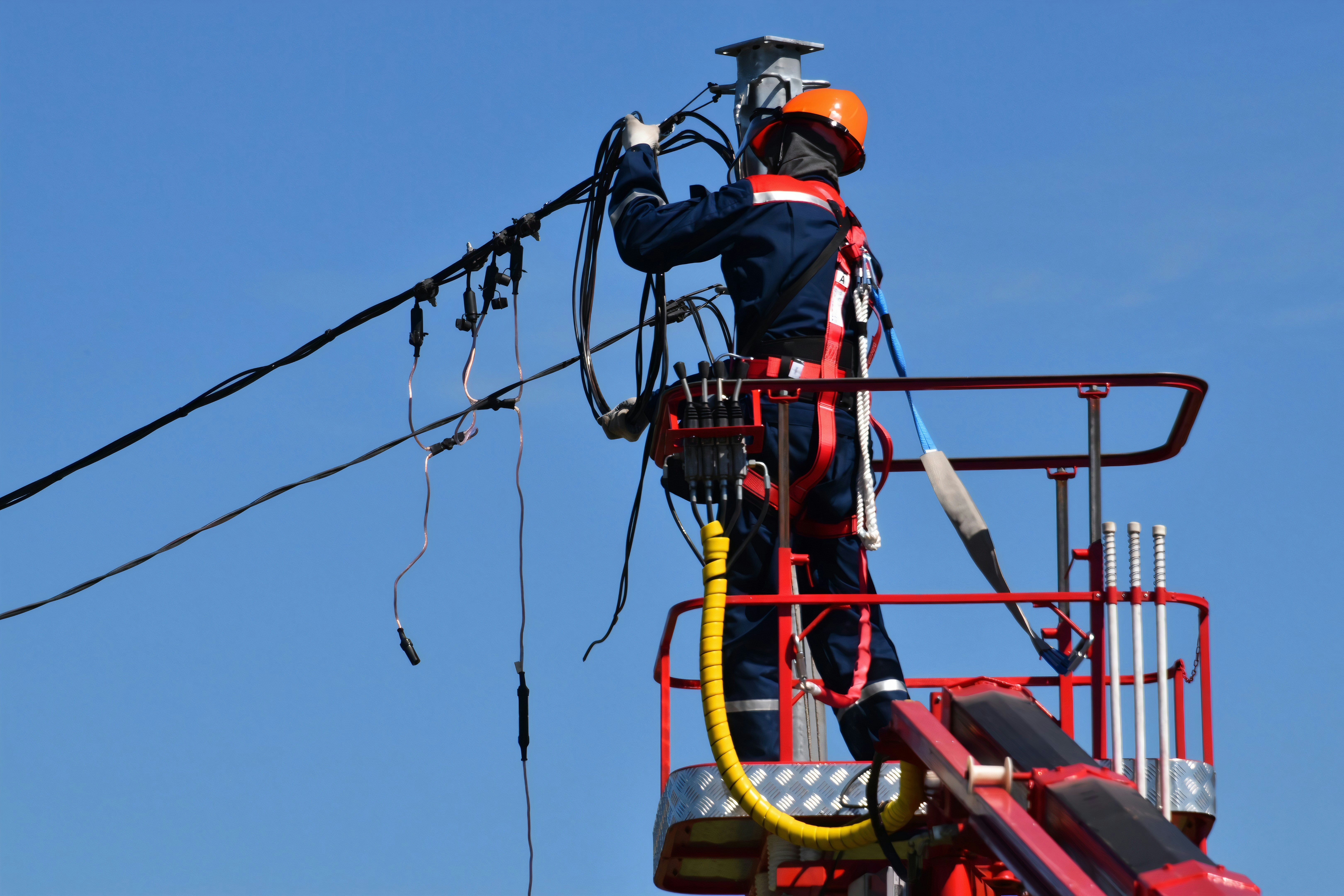 Järvaelektriku meeskond — elektrik Järvamaal